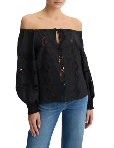 Blouse brodée pour l'été