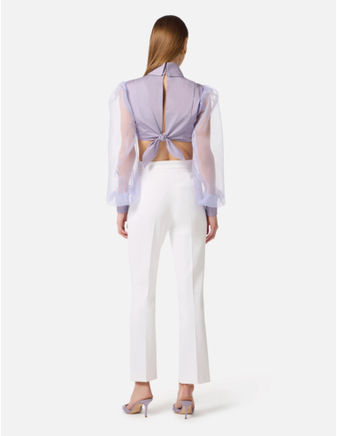 Shirt with tied belt at the back