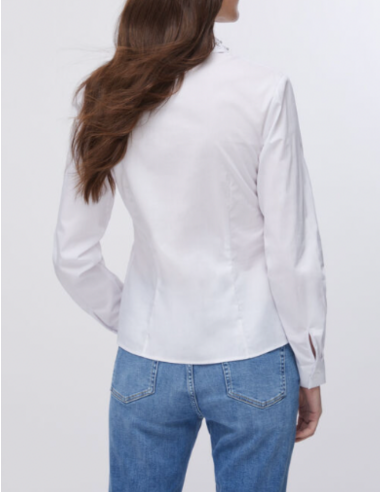 Look chic chemise femme contemporaine