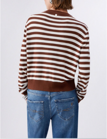 Cardigan fashion féminin silhouette douce