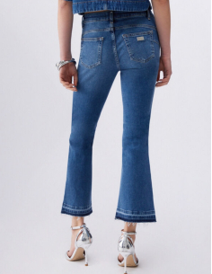 Jean denim bootcut bleu foncé moderne 2