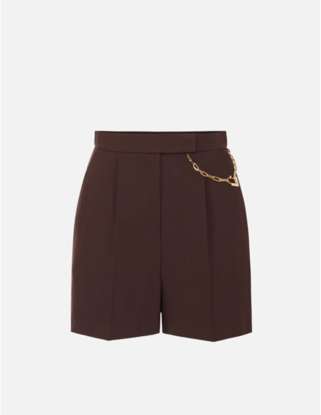 short marron élégant luxe femme