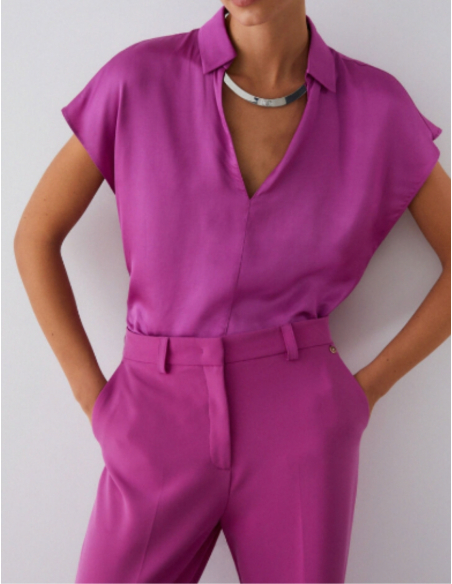 Liu Jo feminine satin blouse trend