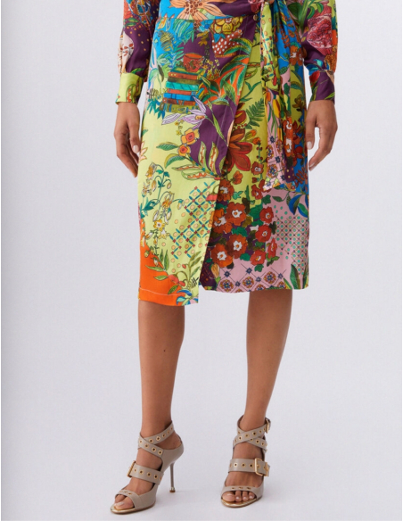 Jupe satin taille haute motif floral