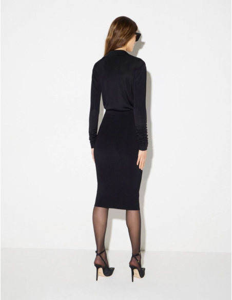 Elisabetta Franchi robe femme détail chaîne bijou dorée