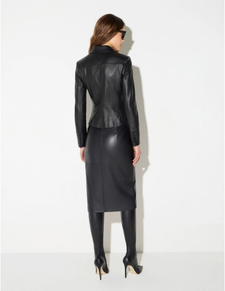 Elisabetta Franchi veste créateur italienne en cuir noir
